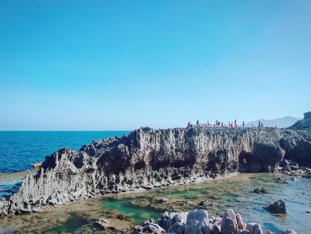 Trải nghiệm thiên nhiên tuyệt vời tại Hang Rái Vĩnh Hy