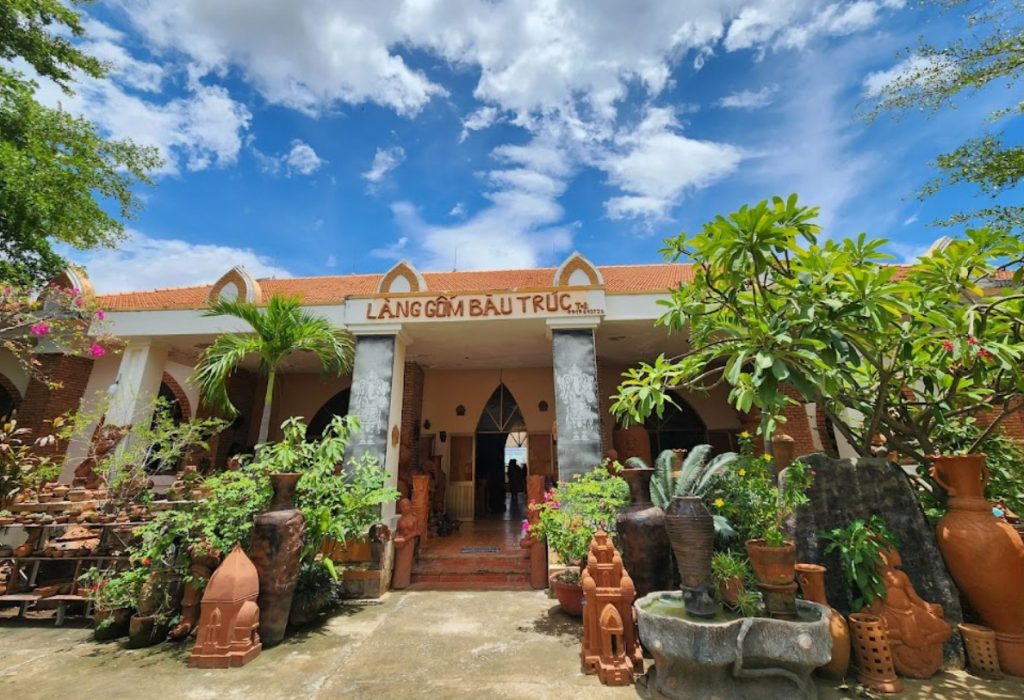 Làng gốm Bàu Trúc – Nét đẹp cổ xưa từ đất sét và bàn tay nghệ nhân